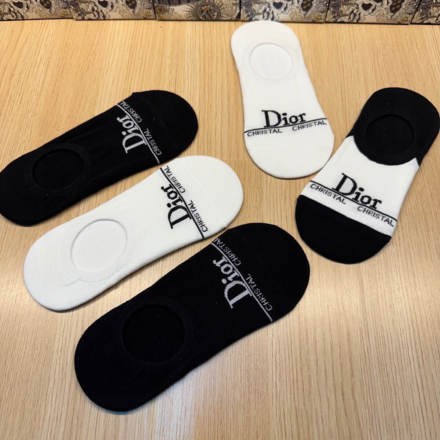 🆕Dior · 迪奥❗️D家新品女款隐形袜子❗️【一盒五双】提花经典字母标志，纯棉材质，超舒适超美腻❗