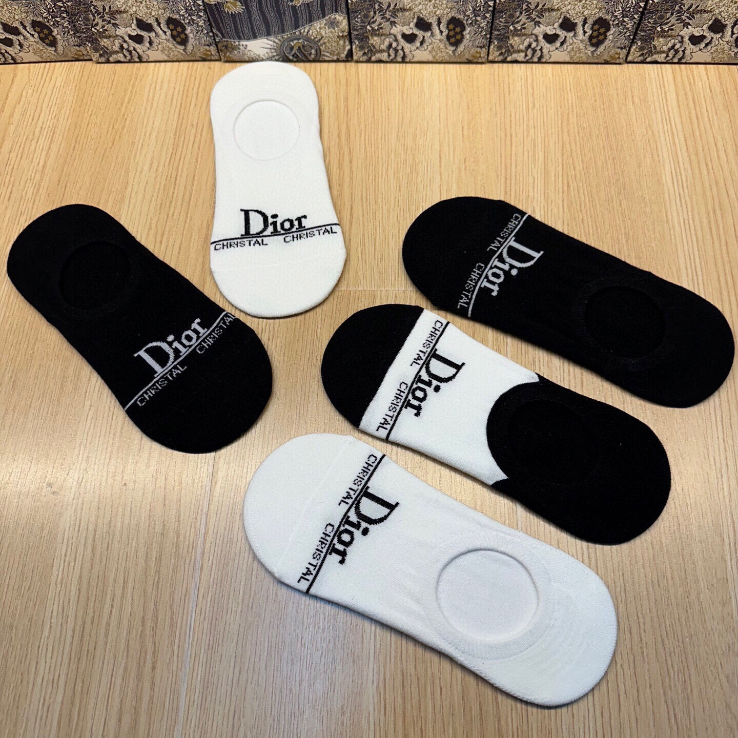  🆕Dior · 迪奥❗️D家新品女款隐形袜子❗️【一盒五双】提花经典字母标志，纯棉材质，超舒适超美腻❗