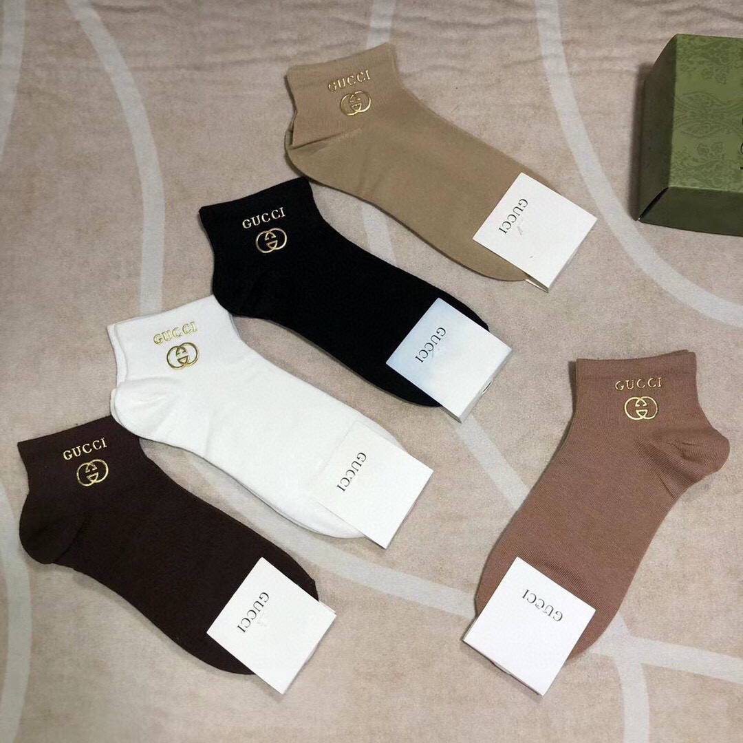  🆕Gucci · 古奇❗️G家新品女款袜子❗️【一盒五双】纯棉材质，柔软舒适透气，罗口烫金经典品牌全称
