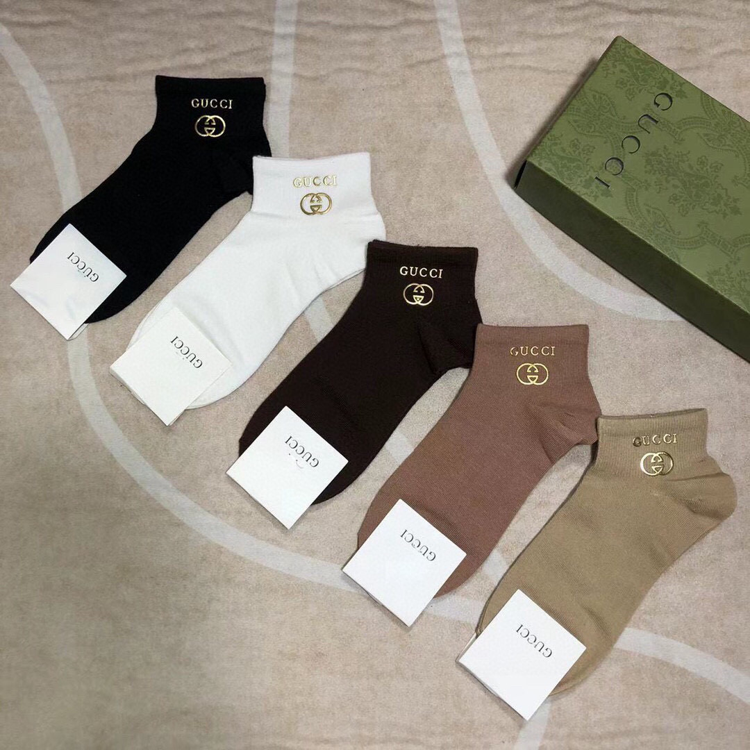  🆕Gucci · 古奇❗️G家新品女款袜子❗️【一盒五双】纯棉材质，柔软舒适透气，罗口烫金经典品牌全称