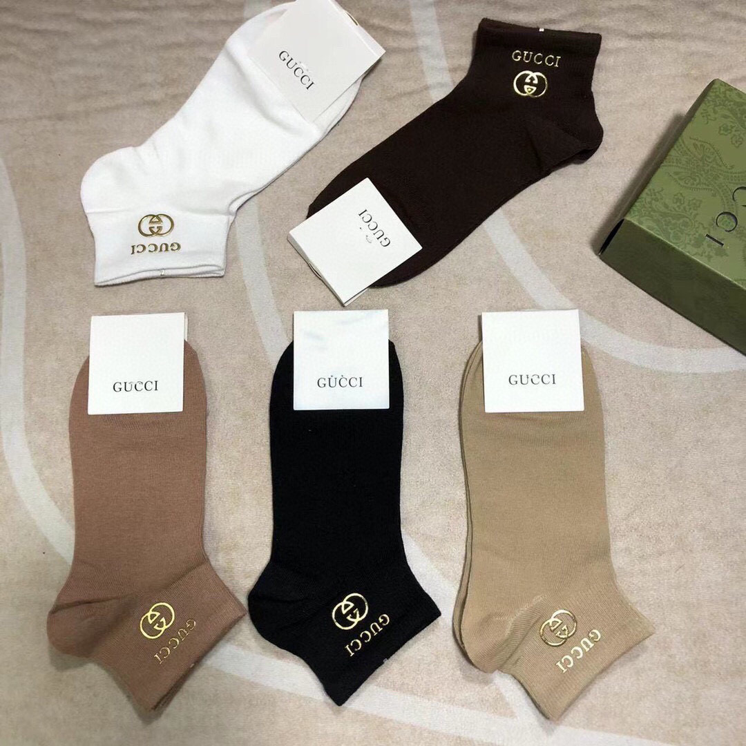  🆕Gucci · 古奇❗️G家新品女款袜子❗️【一盒五双】纯棉材质，柔软舒适透气，罗口烫金经典品牌全称