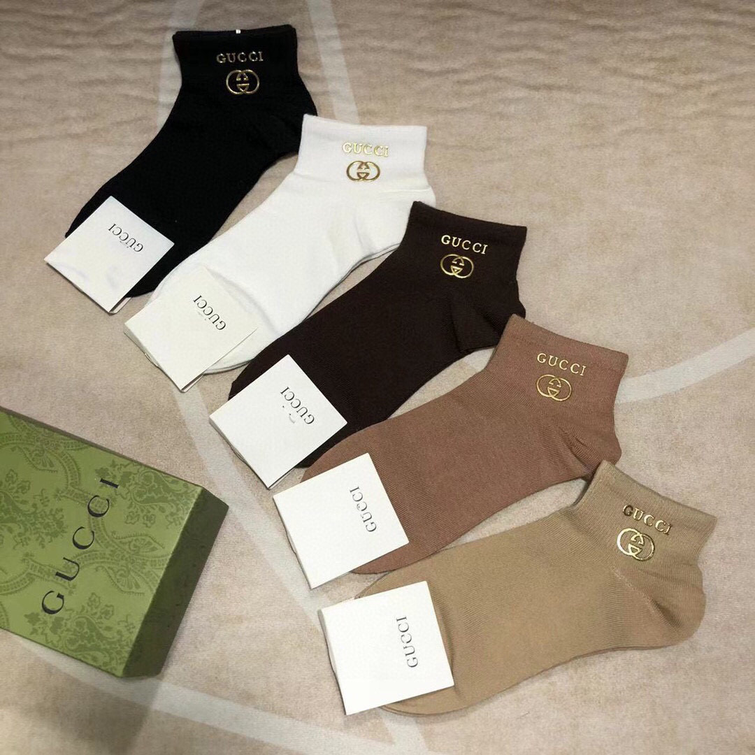 🆕Gucci · 古奇❗️G家新品女款袜子❗️【一盒五双】纯棉材质，柔软舒适透气，罗口烫金经典品牌全称