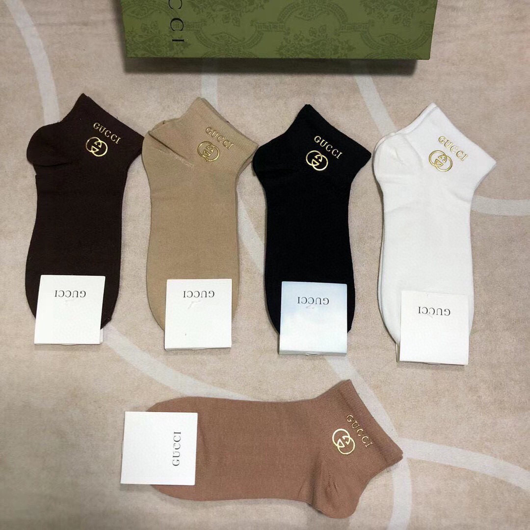 🆕Gucci · 古奇❗️G家新品女款袜子❗️【一盒五双】纯棉材质，柔软舒适透气，罗口烫金经典品牌全称