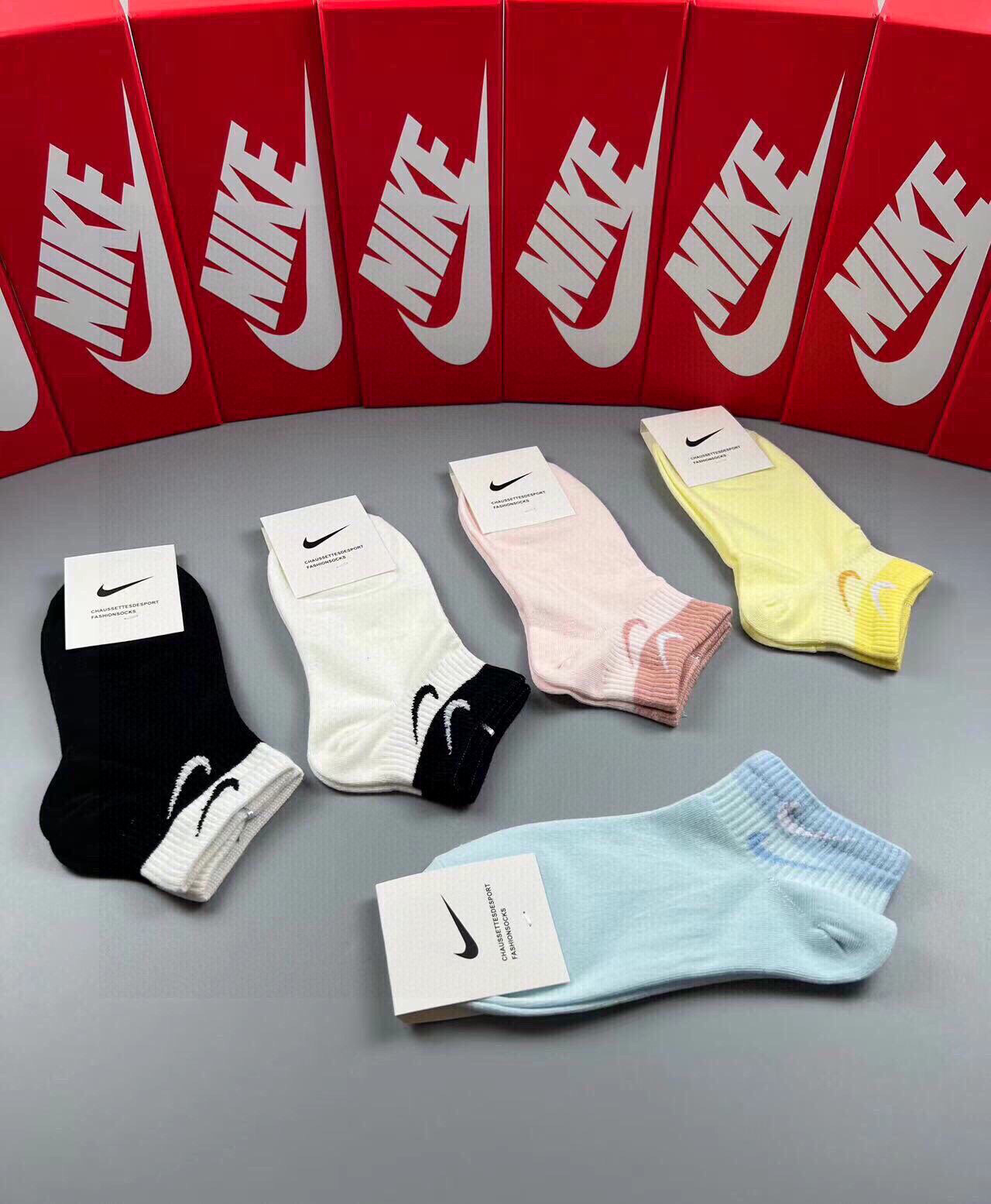  🆕【NIKE 耐克】新品女款袜子❗️JUST DOIT. ☑️logo超级nice❗️火爆全网的马卡龙