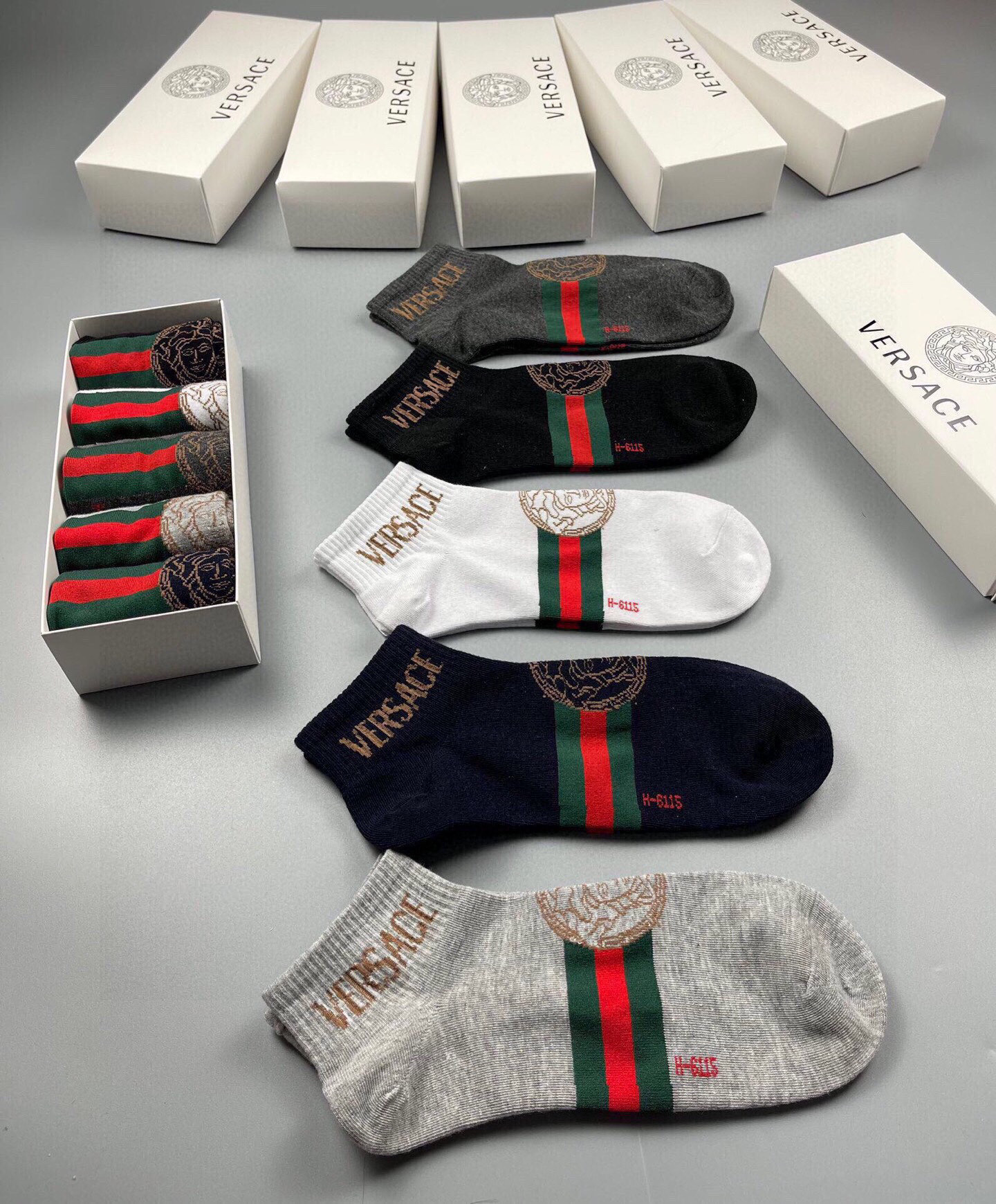  🆕Versace · 范思哲❗️新品男款袜子❗️【一盒五双】纯棉材质织造，超柔软舒适，提花经典美人头➕