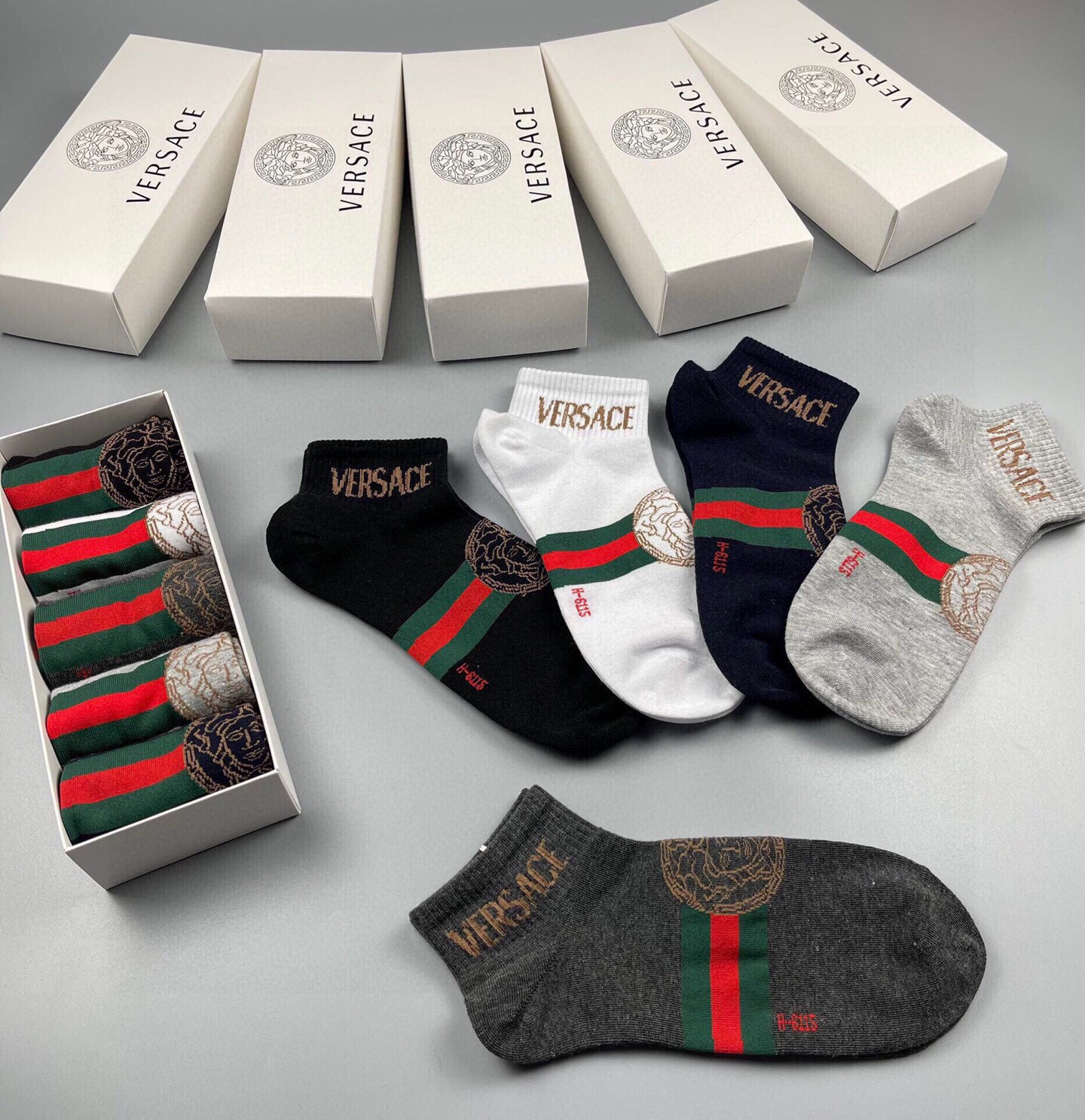  🆕Versace · 范思哲❗️新品男款袜子❗️【一盒五双】纯棉材质织造，超柔软舒适，提花经典美人头➕