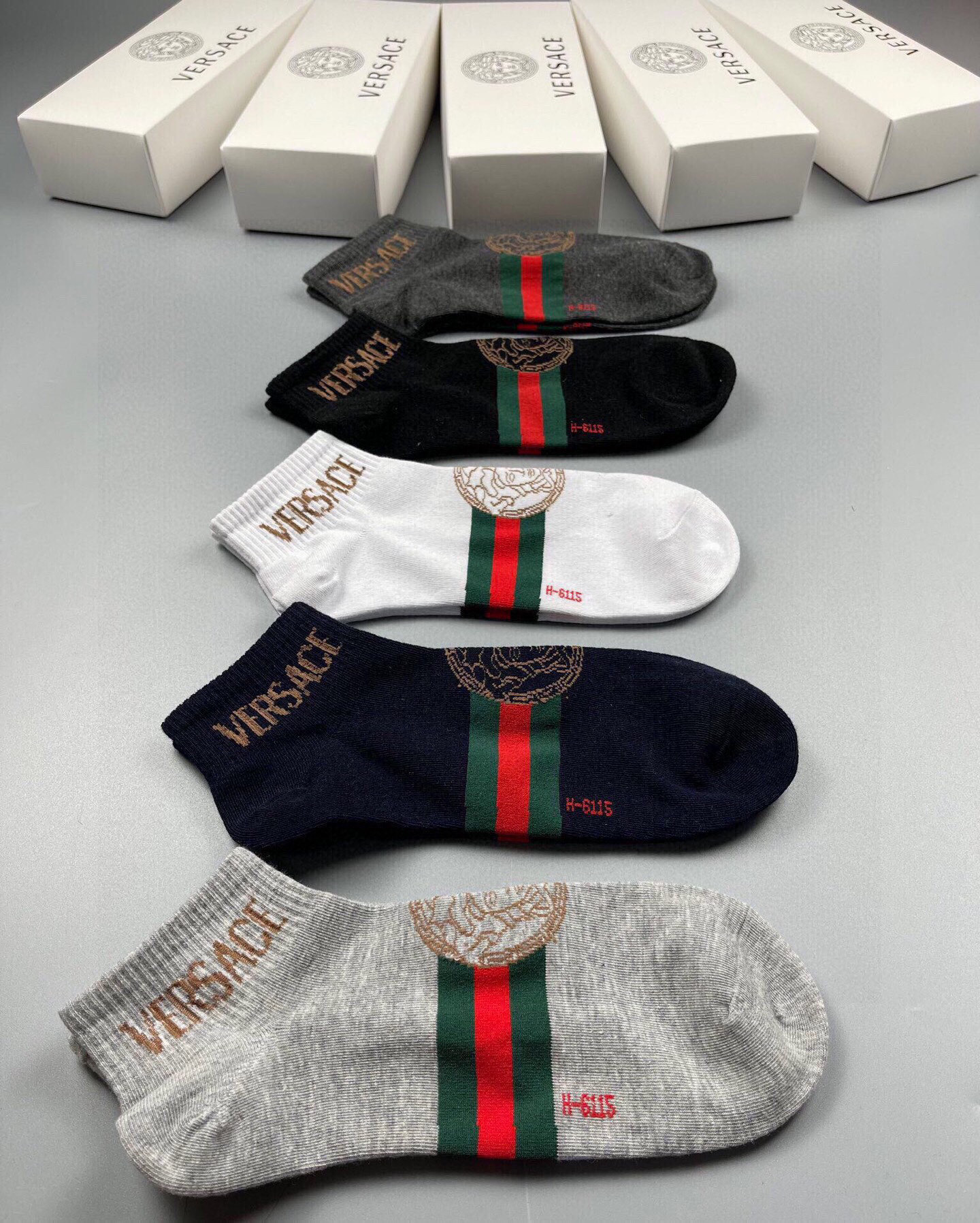  🆕Versace · 范思哲❗️新品男款袜子❗️【一盒五双】纯棉材质织造，超柔软舒适，提花经典美人头➕