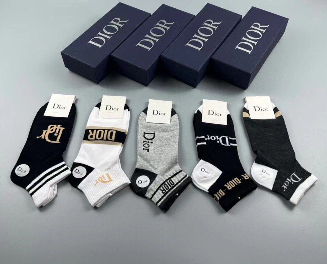  🆕Dior · 迪奥❗️D家新品男款袜子❗️【一盒五双】提花品牌logo，简单大气，实物超漂亮，经超火