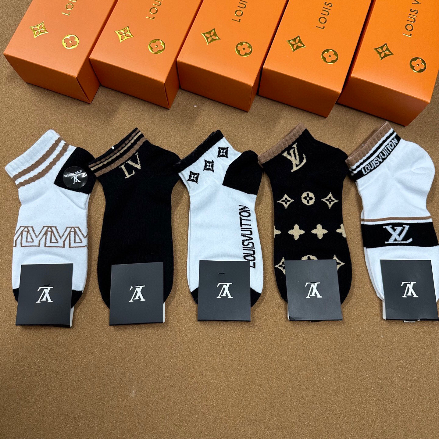  🆕Louis Vuitton · 路易威登❗️驴家新品男款袜子❗️【一盒五双】提花驴家经典logo，纯