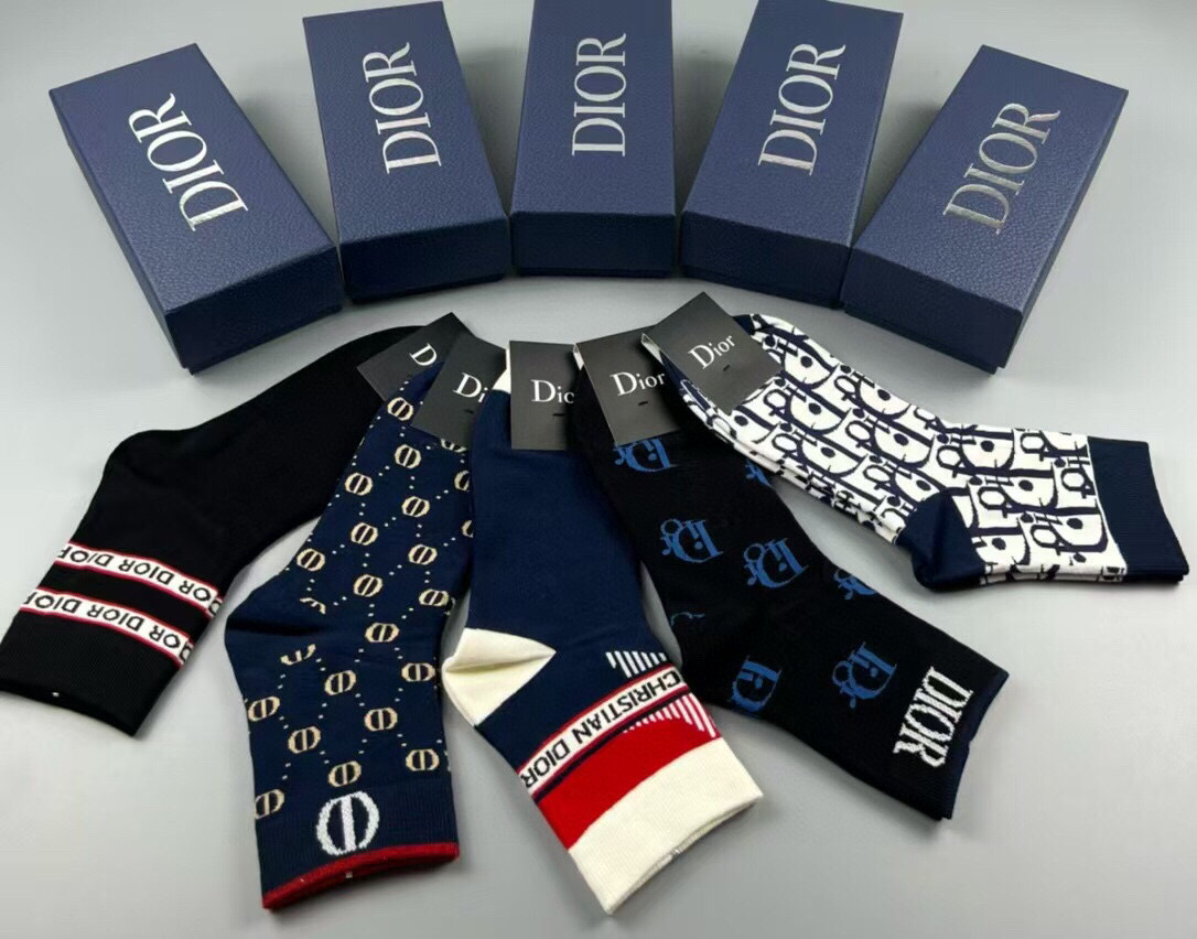  🆕Dior · 迪奥❗️D家新品男款袜子❗️【一盒五双】提花品牌logo，简单大气，实物超漂亮，经超火