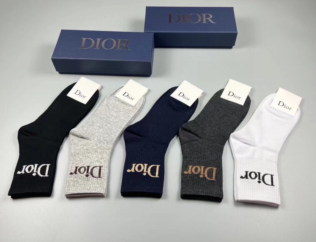  🆕Dior · 迪奥❗️D家新品短款袜子❗️【一盒五双】纯棉材质，上脚柔软舒适，经典的D家字母logo