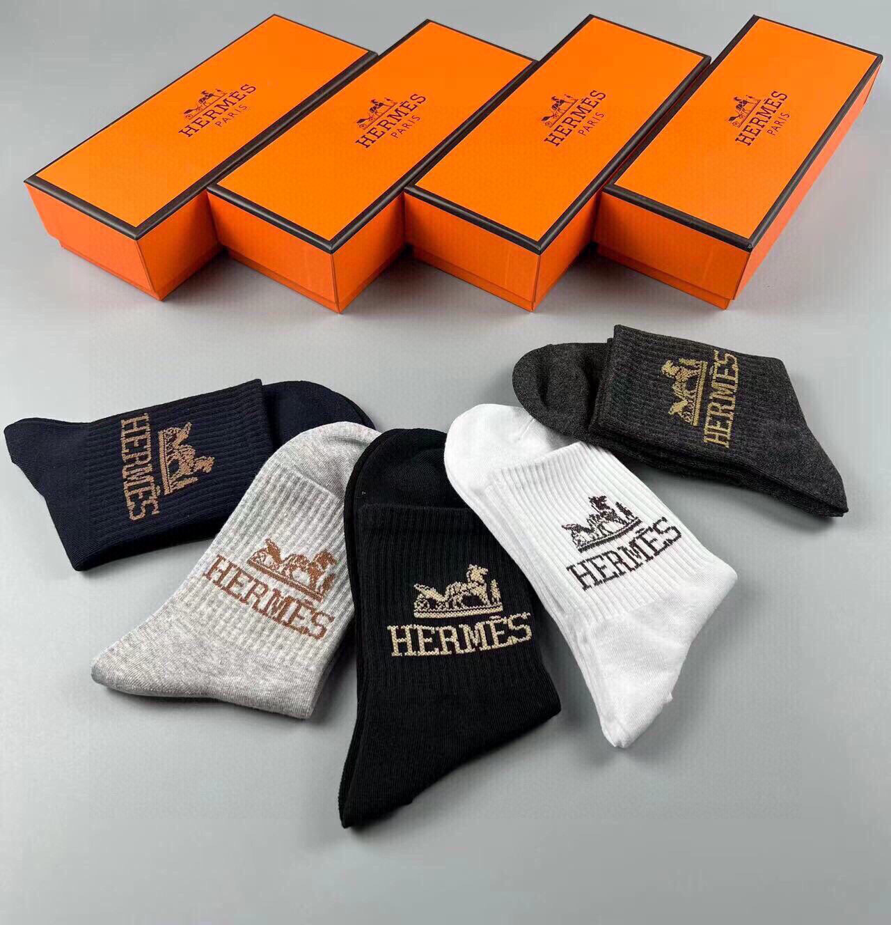  🆕Hermes · 爱马仕❗️大H新品男款春夏款袜子❗️【一盒五双】提花经典马车标志，纯棉材质制造，透
