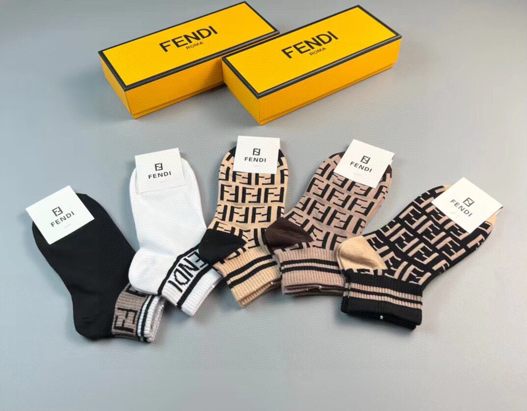  🆕FENDI · 芬迪❗️大F新品袜子❗️【一盒五双】提花经典的双F标志，纯棉材质制造，透气舒适，超级