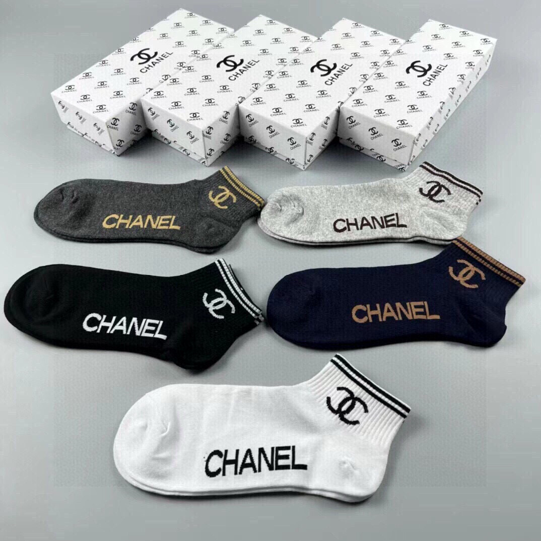  🆕CHANEL · 香奈儿❗️香奶奶家经典男款袜子❗️【一盒五双】纯棉材质，柔软舒适透气，提花经典品牌