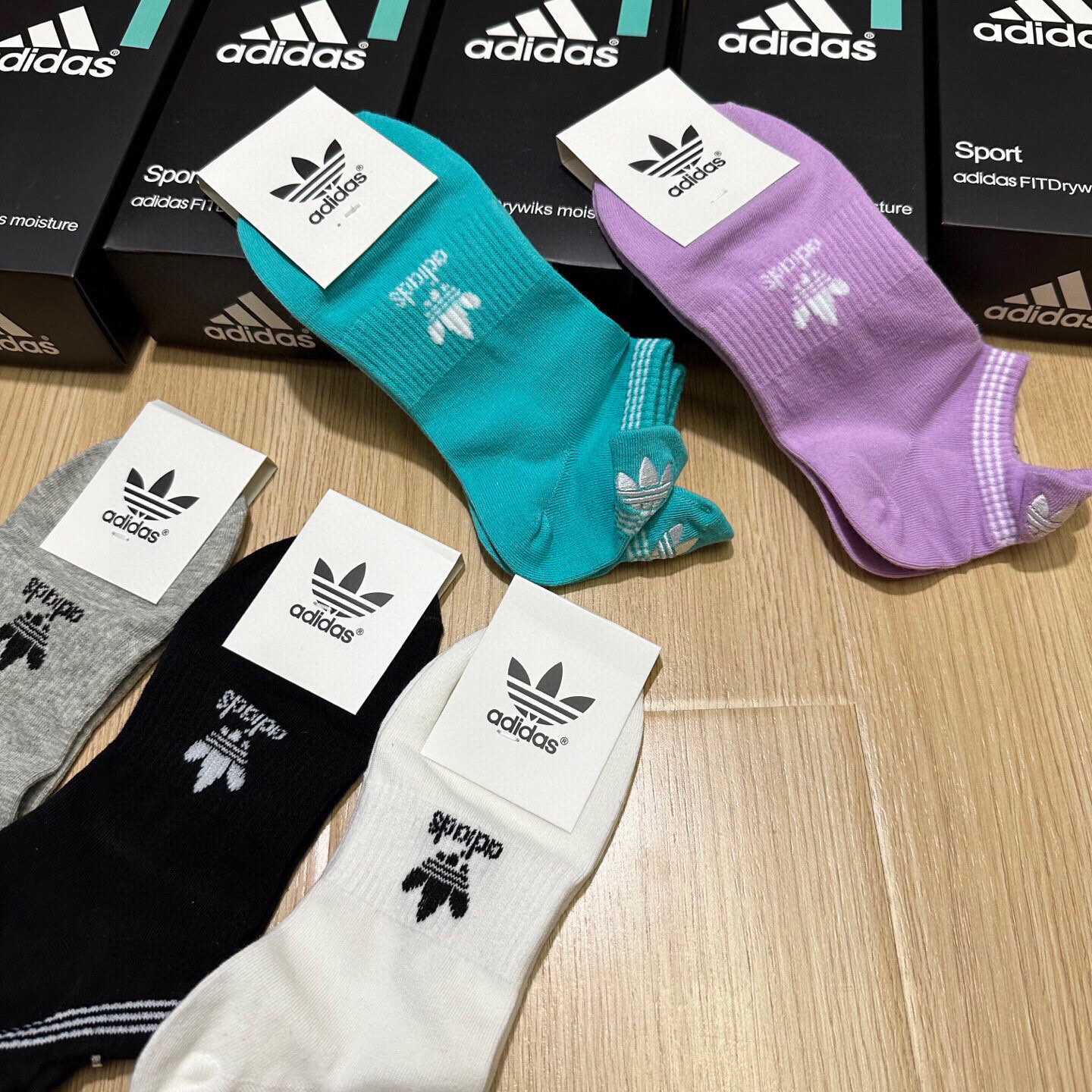  🆕Adidas · 阿迪达斯❗️火爆全网的三叶草❗️☘️logo超级nice❗️❗️设计惊艳绝伦超级好