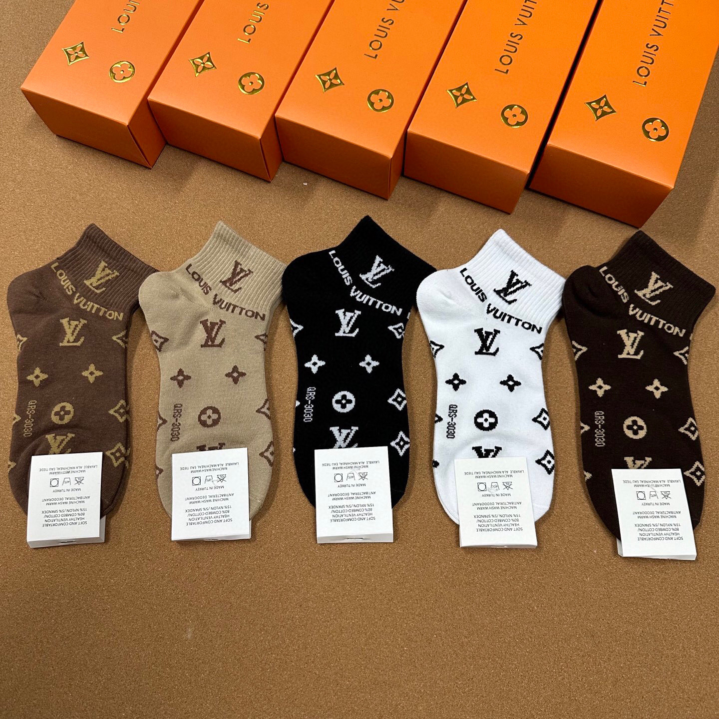 🆕Louis Vuitton · 路易威登❗️驴家经典袜子❗️【一盒五双】提花驴家经典logo，纯棉材