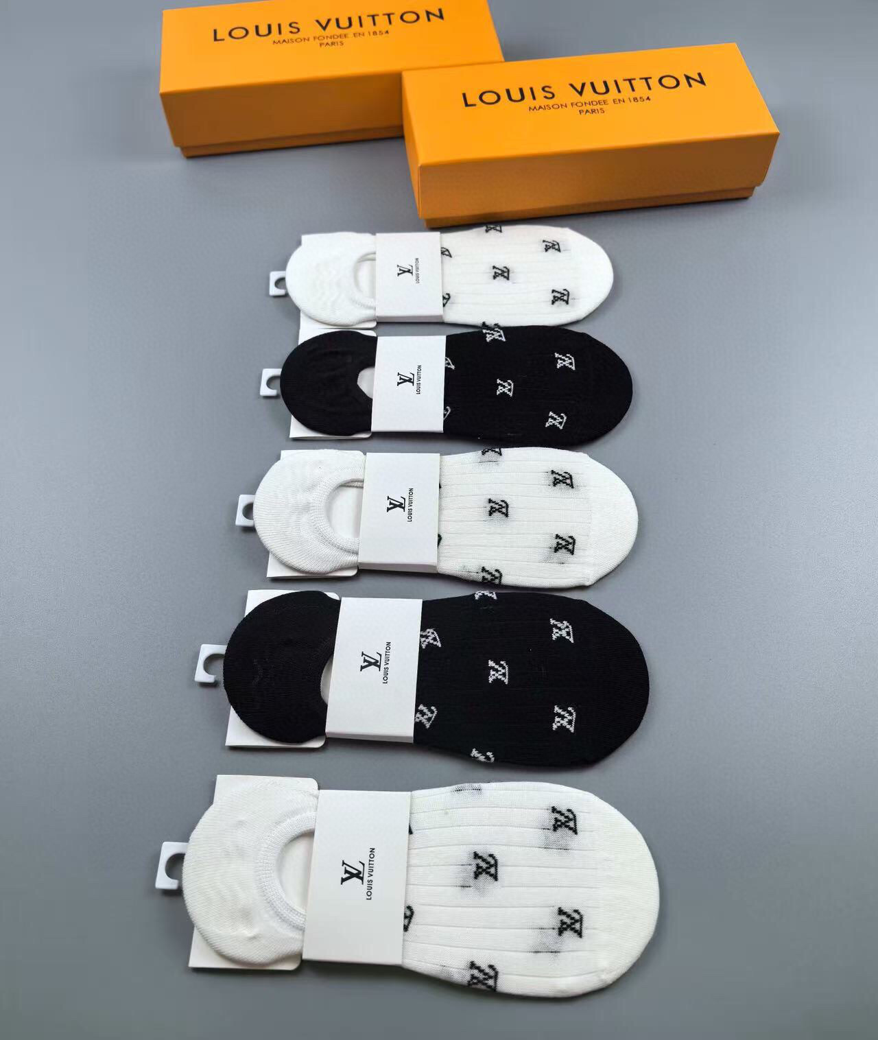  🆕Louis Vuitton · 路易威登❗️驴家新品女款隐形袜子❗【一盒五双】提花经典标志，纯棉材质