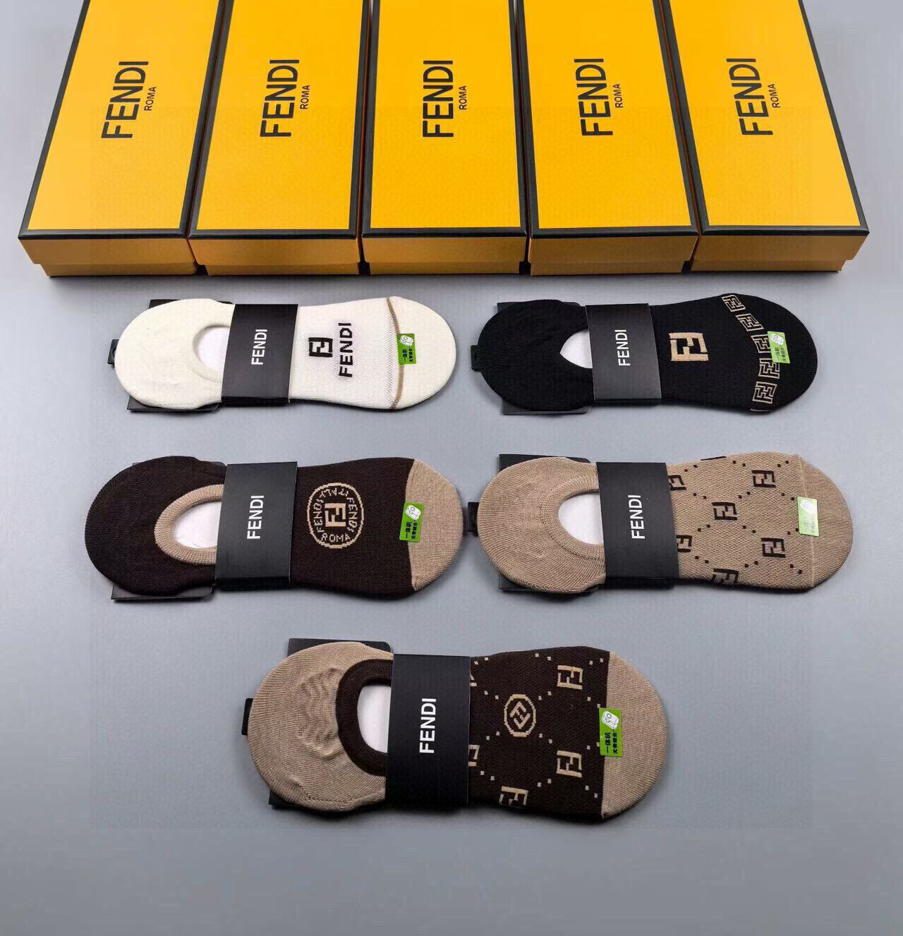  🆕Fendi · 芬迪❗️FF新品女款隐形袜子❗一体机无骨缝合袜子【一盒五双】提花经典标志，纯棉材质，