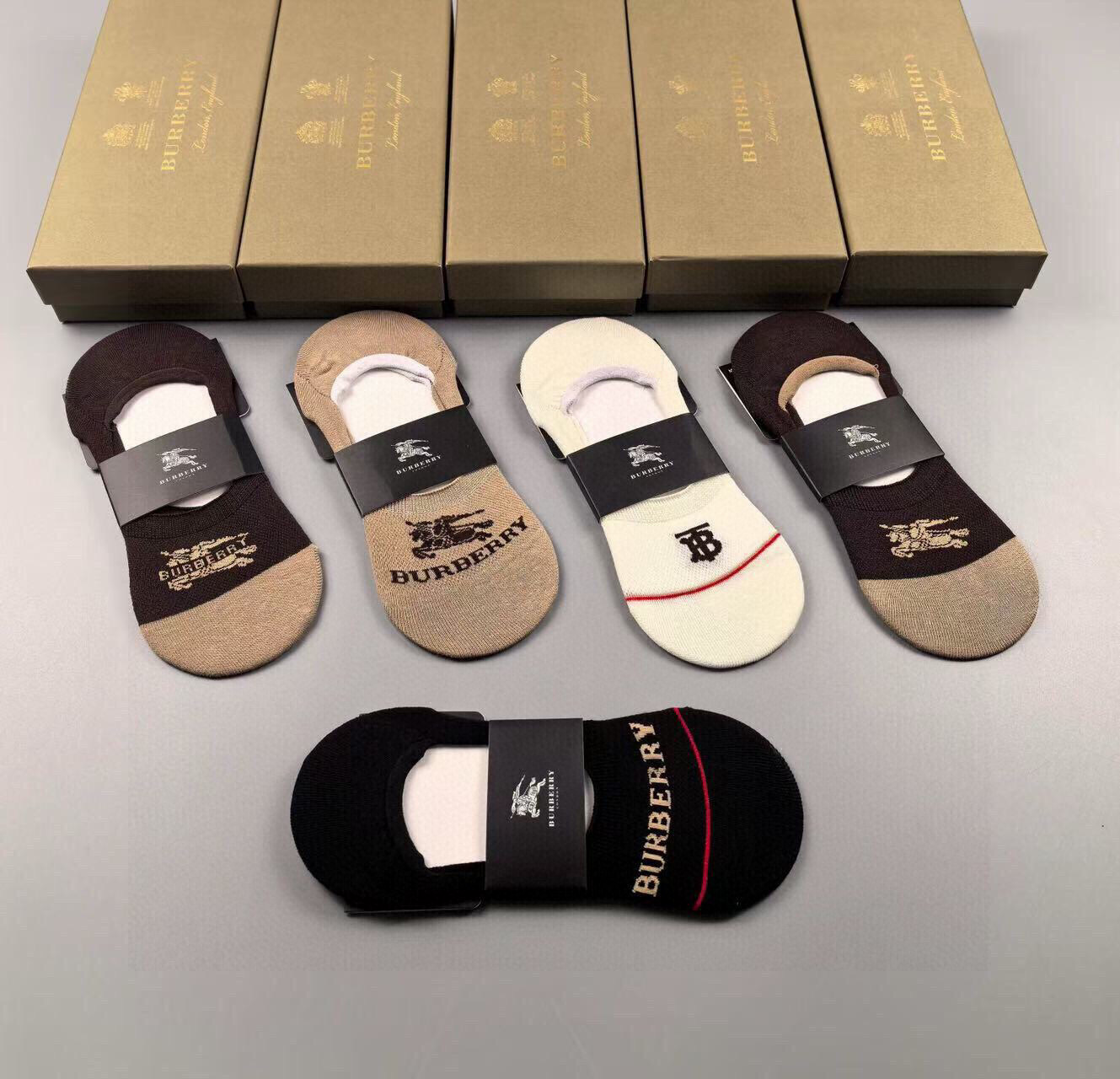  🆕Burberry · 巴宝莉❗️B家新品女款隐形袜子❗一体机无骨缝合袜子【一盒五双】提花经典标志，纯