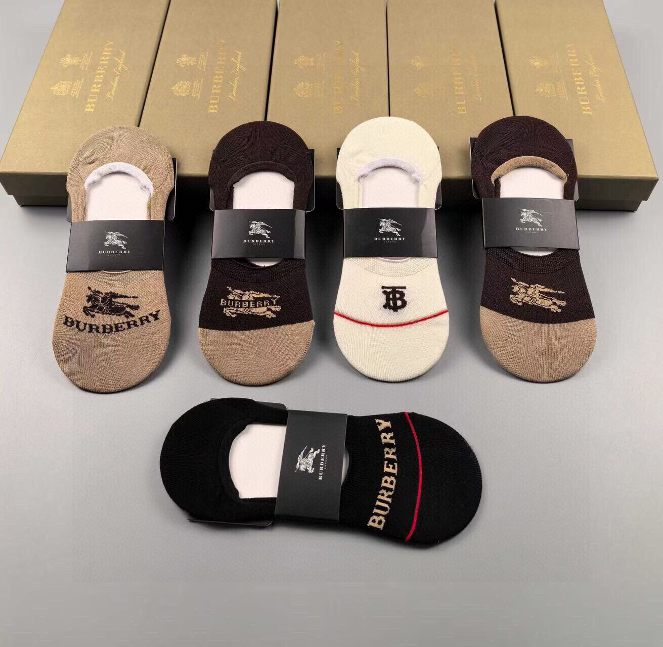  🆕Burberry · 巴宝莉❗️B家新品女款隐形袜子❗一体机无骨缝合袜子【一盒五双】提花经典标志，纯