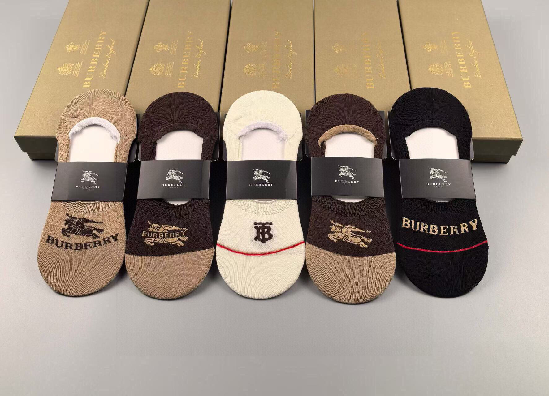  🆕Burberry · 巴宝莉❗️B家新品女款隐形袜子❗一体机无骨缝合袜子【一盒五双】提花经典标志，纯