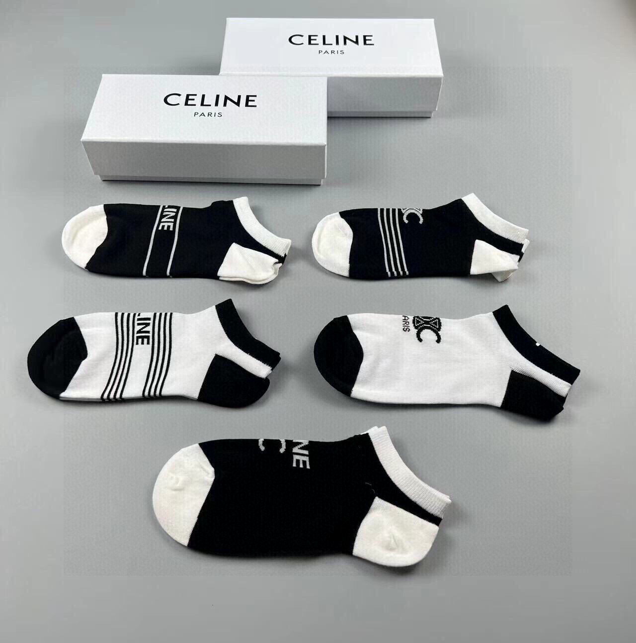  🆕CELINE · 赛琳❗️新品女款短袜子【一盒五双】提花经典标志，纯棉材质制造，透气舒适，超级nic