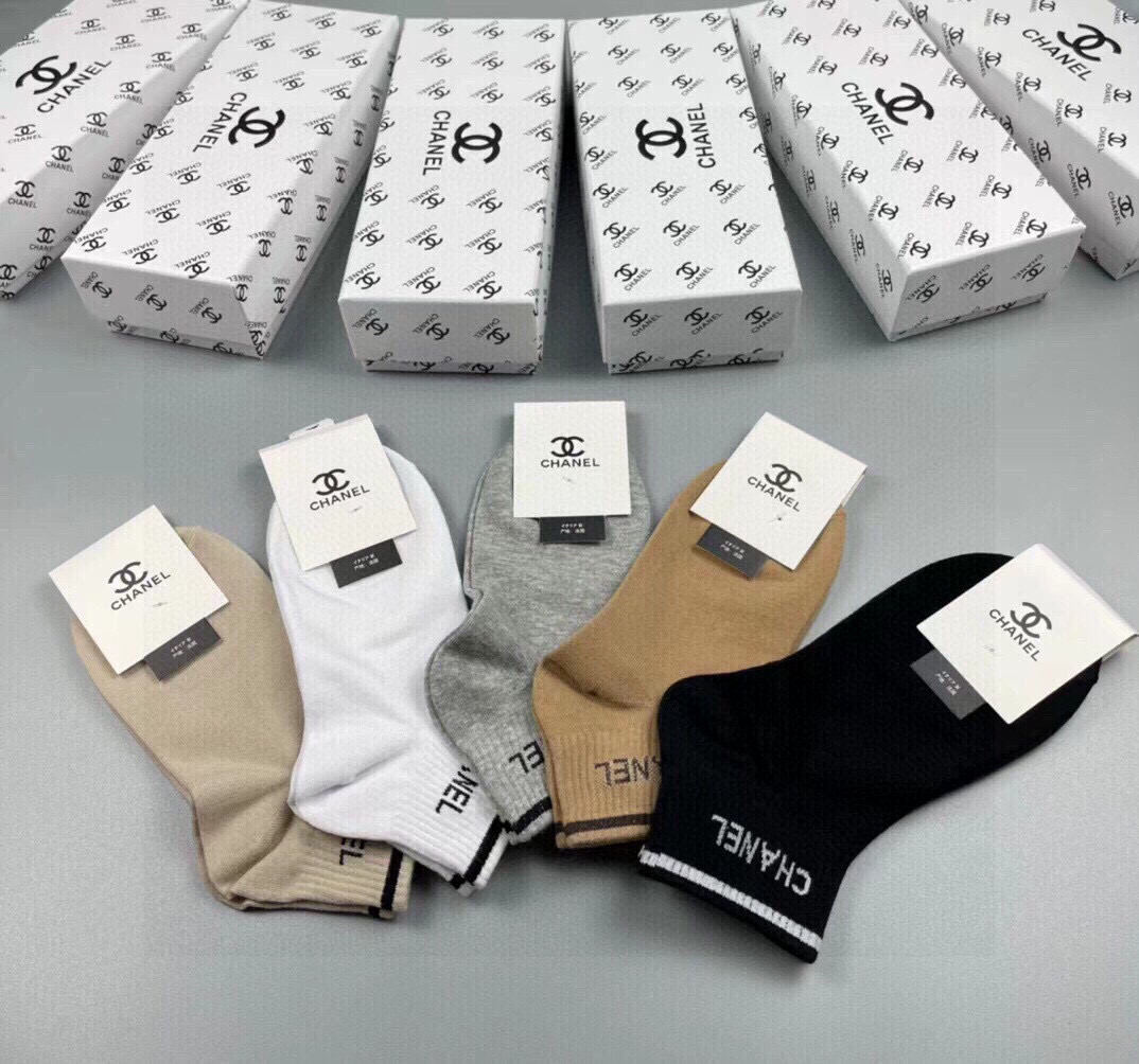  🆕CHANEL · 香奈儿❗️香奶奶家新品女款袜子❗️【一盒五双】纯棉材质，柔软舒适透气，罗口提花经典