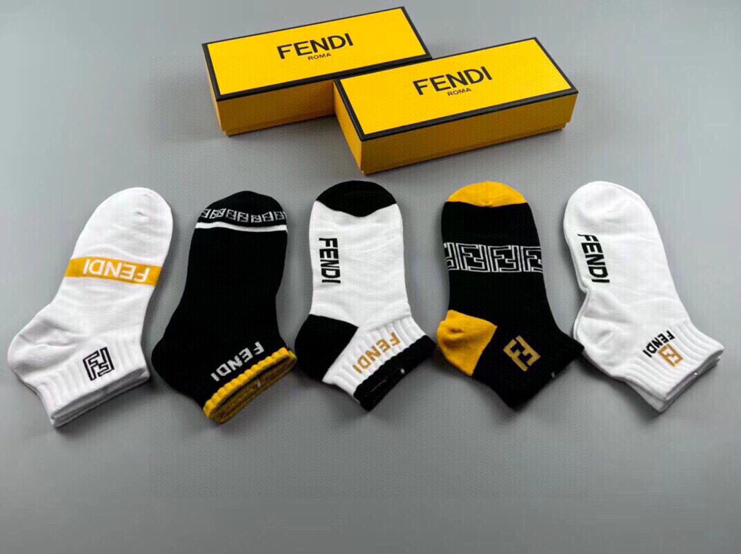  🆕FENDI · 芬迪❗️大F新品袜子❗️【一盒五双】提花经典的双F标志，纯棉材质制造，透气舒适，超级