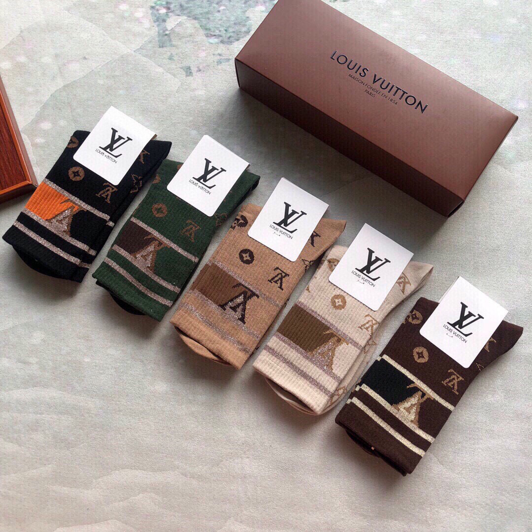  🆕Louis Vuitton · 路易威登❗️驴家新品女款中筒袜子❗️【一盒五双】纯棉材质，柔软舒适透