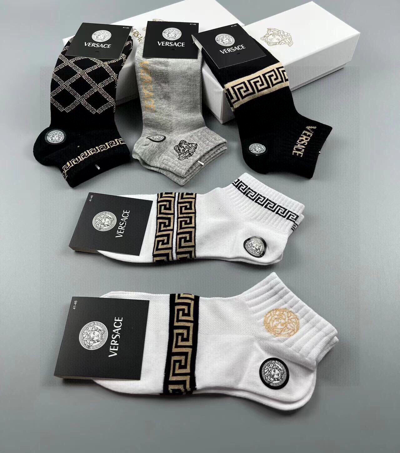  🆕Versace · 范思哲❗️新品男款袜子❗️【一盒五双】纯棉材质织造，超柔软舒适，提花经典美人头➕
