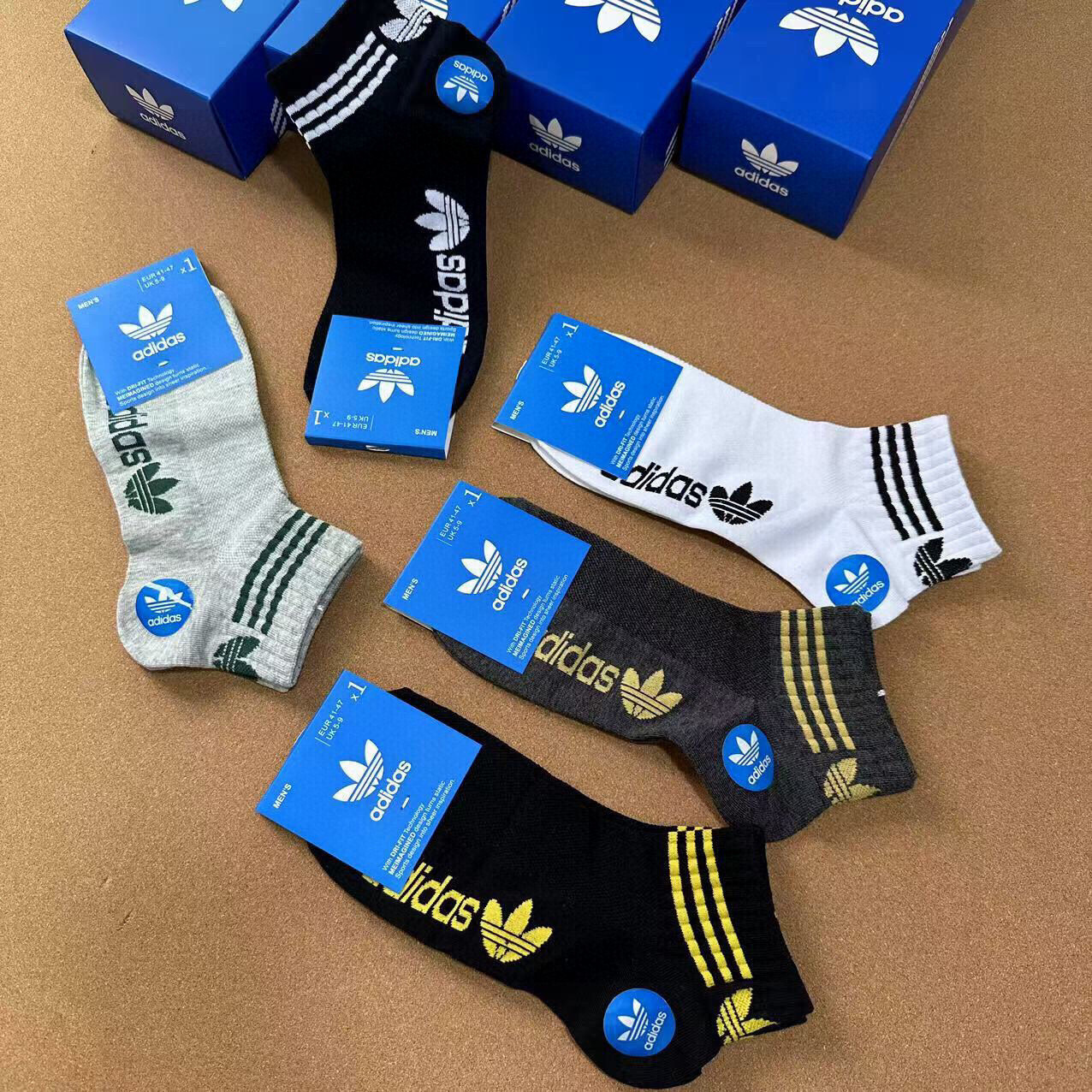  🆕Adidas · 阿迪达斯❗️三叶草新品男款袜子☘️提花经典标志❗️ins今年超火爆元素单品❗️纯棉