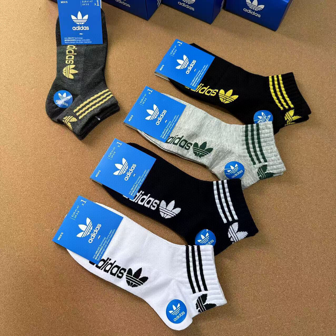  🆕Adidas · 阿迪达斯❗️三叶草新品男款袜子☘️提花经典标志❗️ins今年超火爆元素单品❗️纯棉