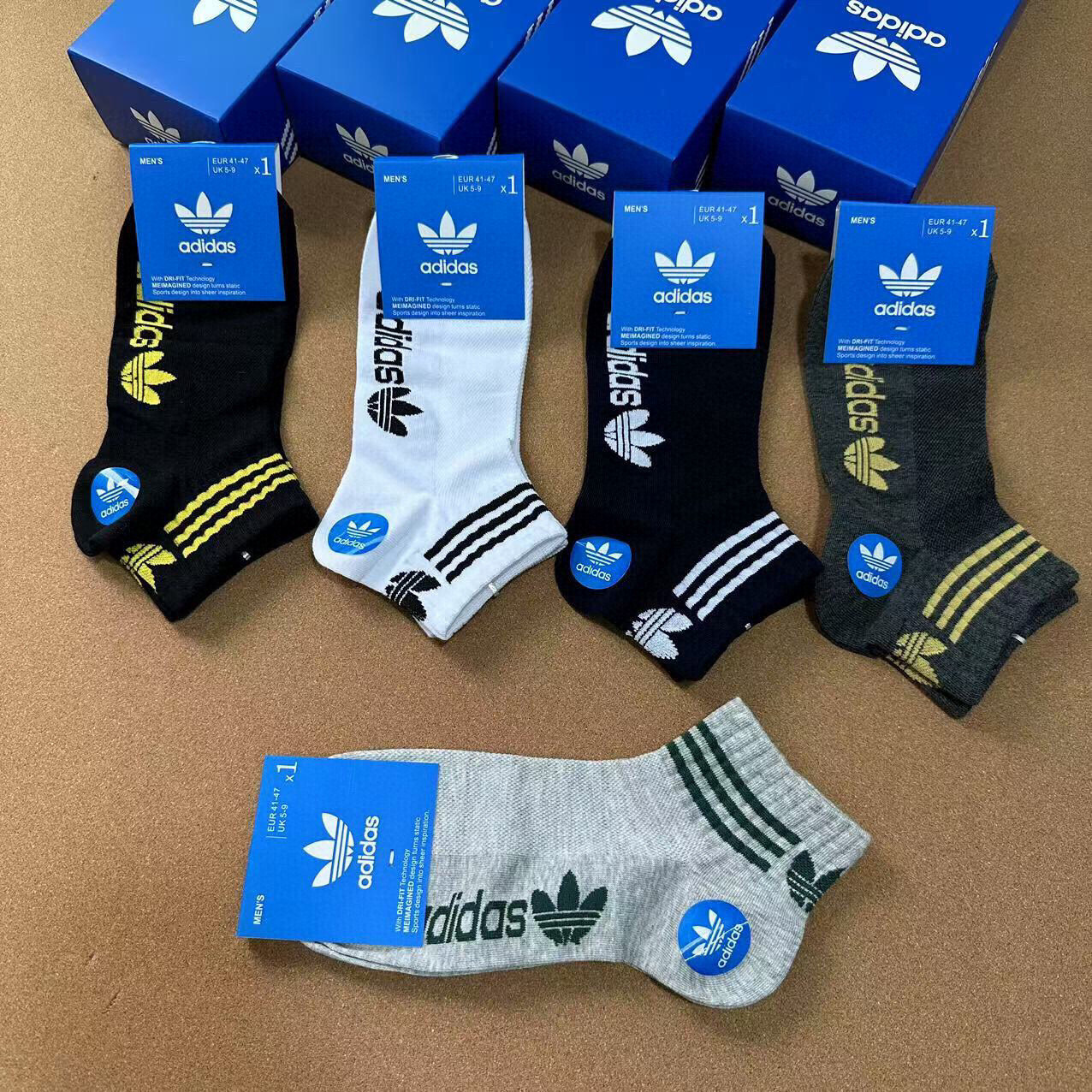  🆕Adidas · 阿迪达斯❗️三叶草新品男款袜子☘️提花经典标志❗️ins今年超火爆元素单品❗️纯棉
