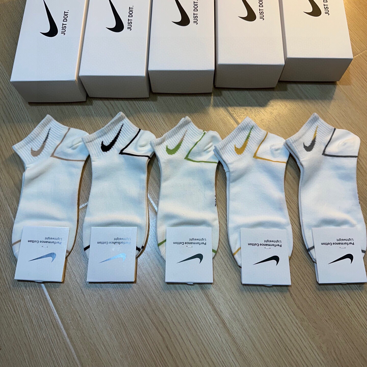  🆕【NIKE · 耐克】新品女款小白袜❗️JUST DOIT. ☑️logo超级nice❗️火爆全网，