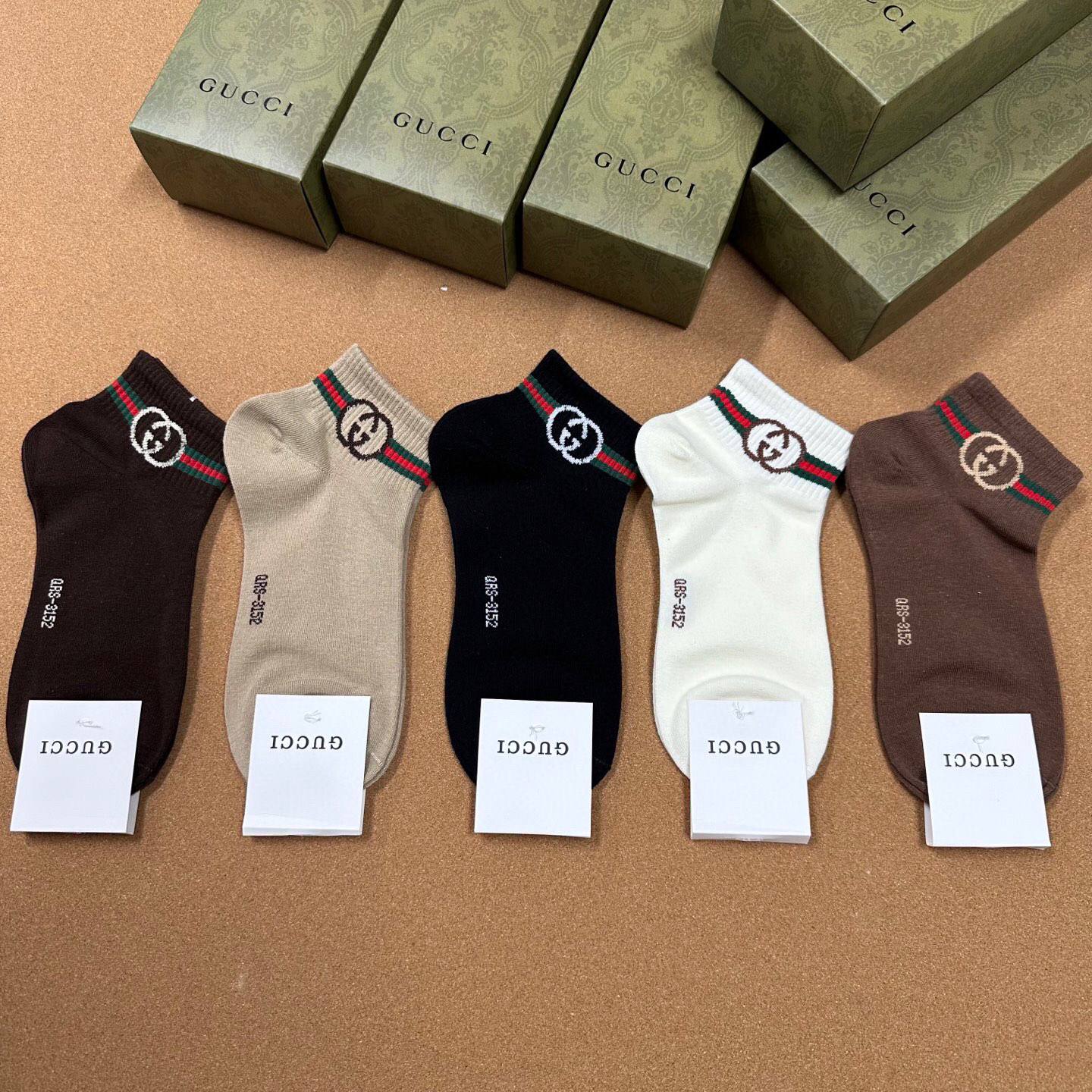  🆕Gucci · 古奇❗️G家新品短袜❗️【一盒五双】提花经典标志，超级nice，实物超漂亮，超火爆小