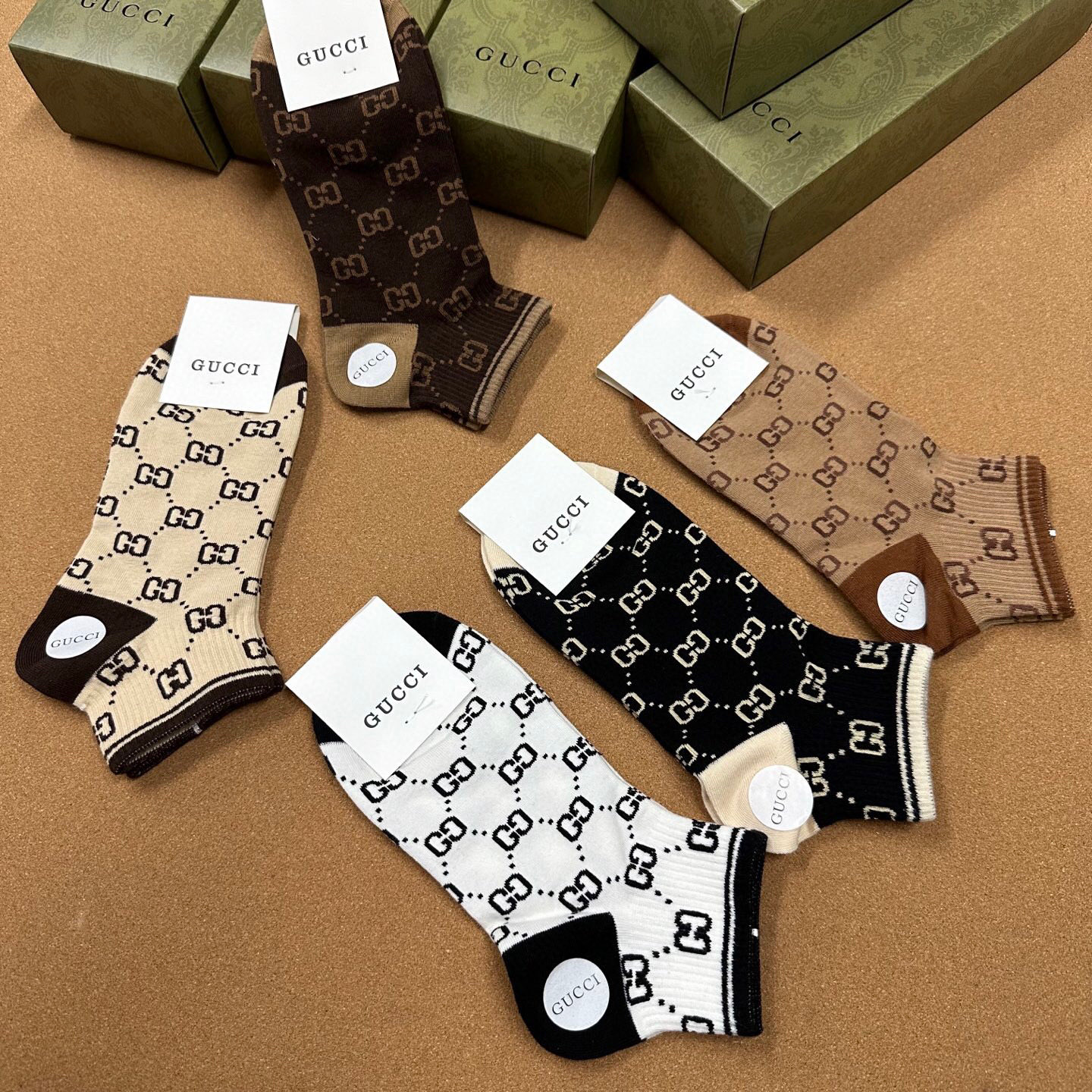  🆕Gucci · 古奇❗️G家经典短袜❗️【一盒五双】提花经典标志，超级nice，实物超漂亮，超火爆小