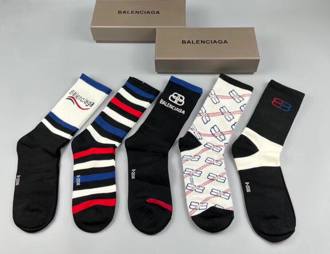  🆕BALENCIAGA · 巴黎世家❗️大巴黎新品女款长筒袜子❗️【一盒五双】纯棉材质织造，上脚柔软舒