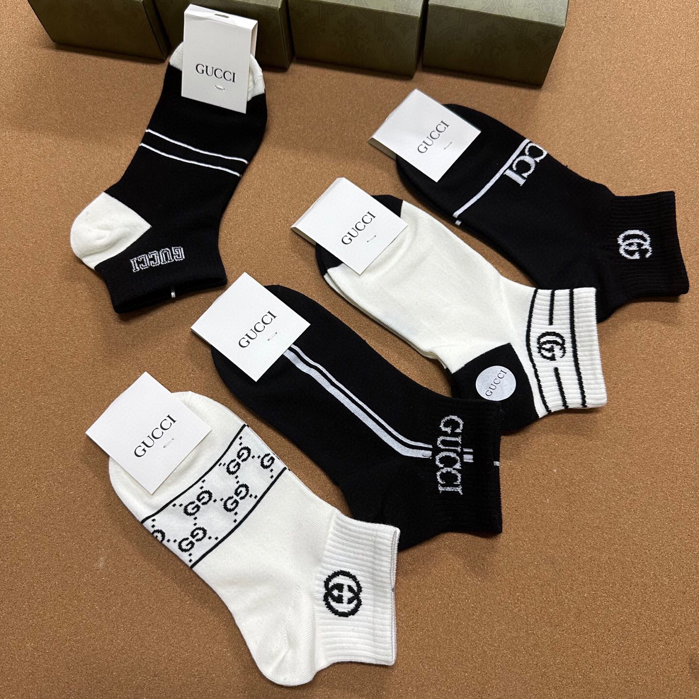  🆕Gucci · 古奇❗️G家新品短袜❗️【一盒五双】提花经典标志，超级nice，实物超漂亮，超火爆小