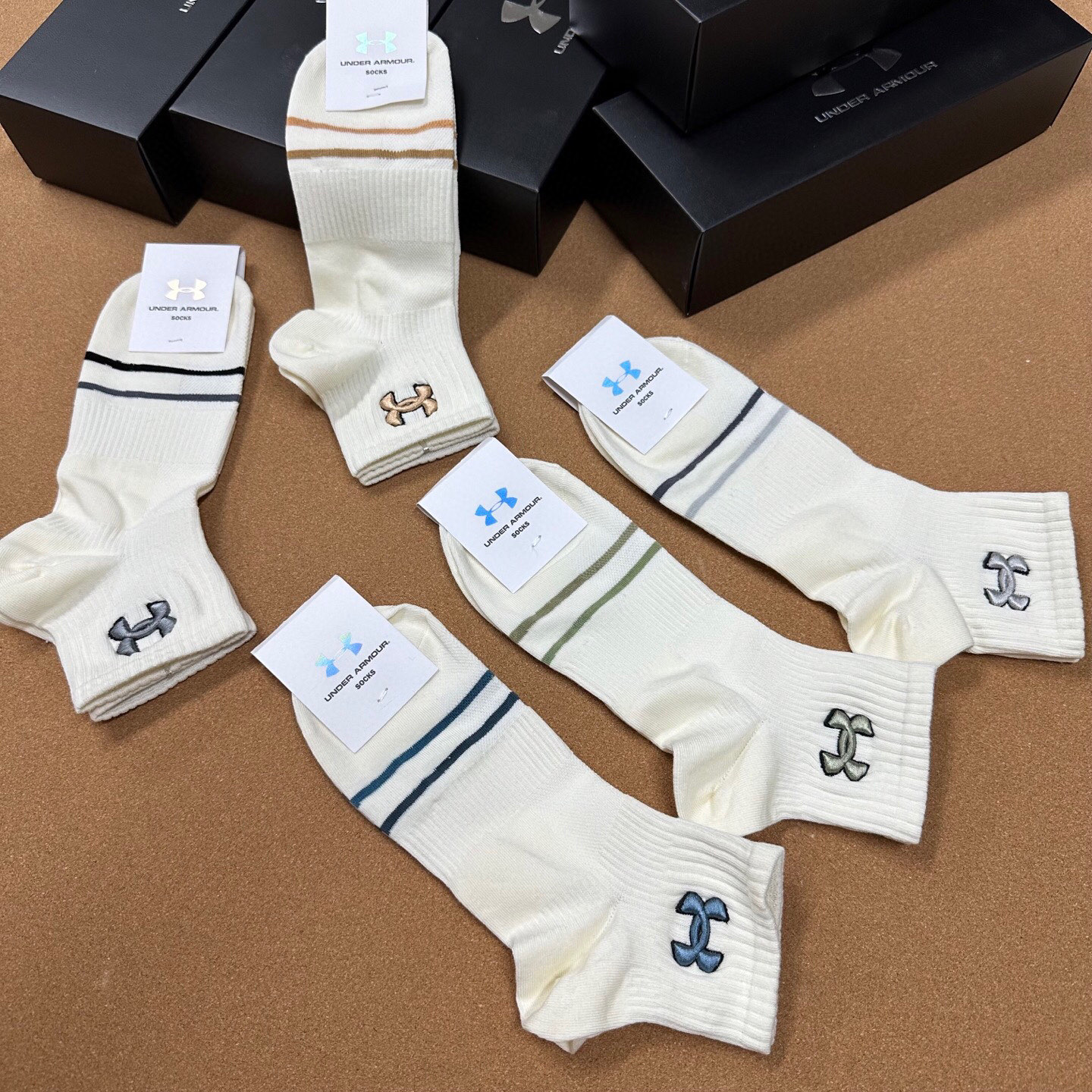  🆕【Under Armour · 安德玛】❗️火爆全网小单品，绝对是你这个春夏的搭配神器❗️ins今年