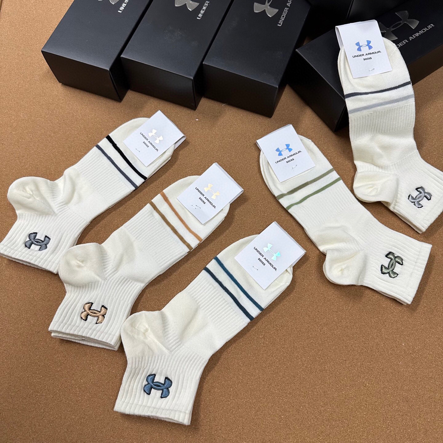  🆕【Under Armour · 安德玛】❗️火爆全网小单品，绝对是你这个春夏的搭配神器❗️ins今年