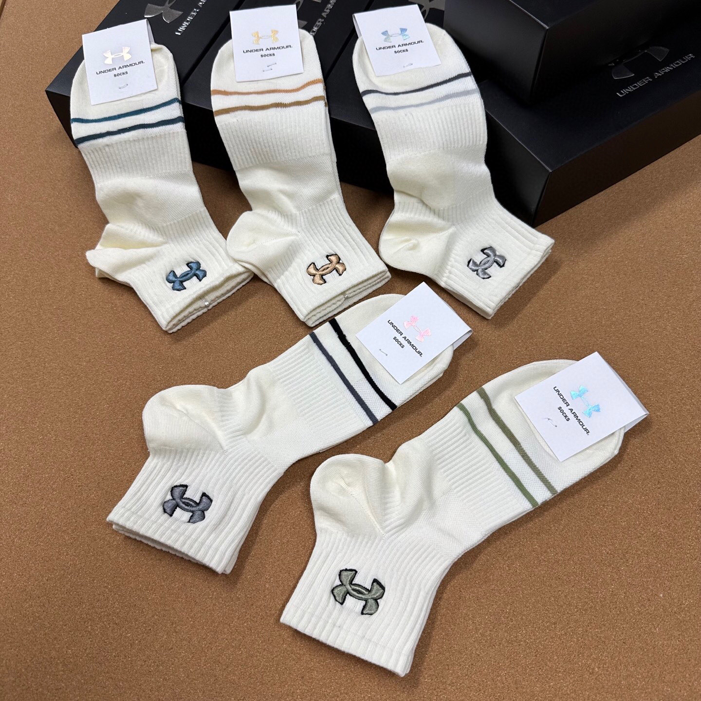 🆕【Under Armour · 安德玛】❗️火爆全网小单品，绝对是你这个春夏的搭配神器❗️ins今年