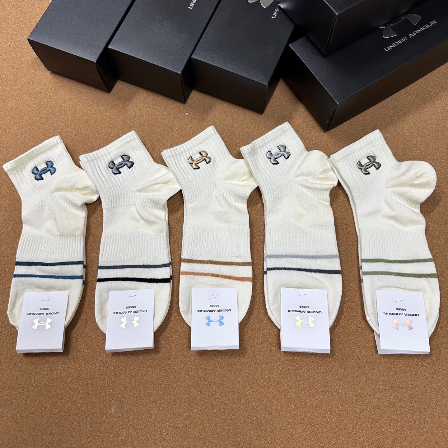  🆕【Under Armour · 安德玛】❗️火爆全网小单品，绝对是你这个春夏的搭配神器❗️ins今年
