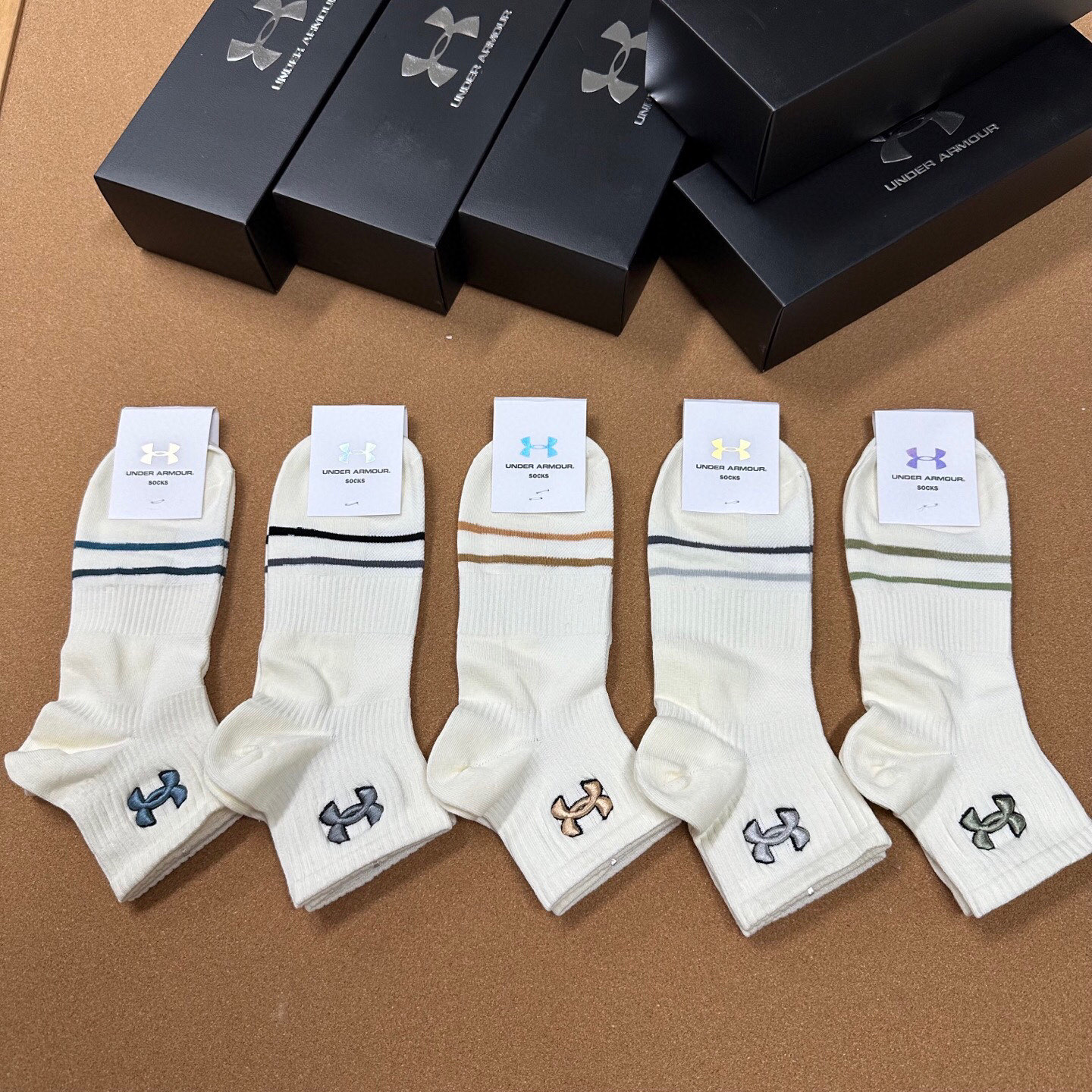  🆕【Under Armour · 安德玛】❗️火爆全网小单品，绝对是你这个春夏的搭配神器❗️ins今年
