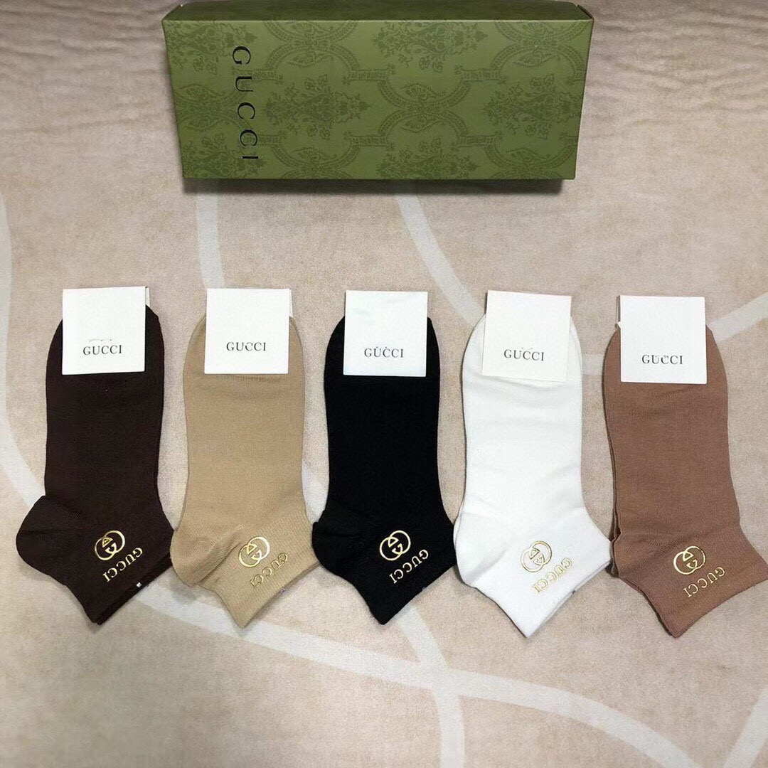  🆕Gucci · 古奇❗️G家新品女款袜子❗️【一盒五双】纯棉材质，柔软舒适透气，罗口烫金经典品牌全称