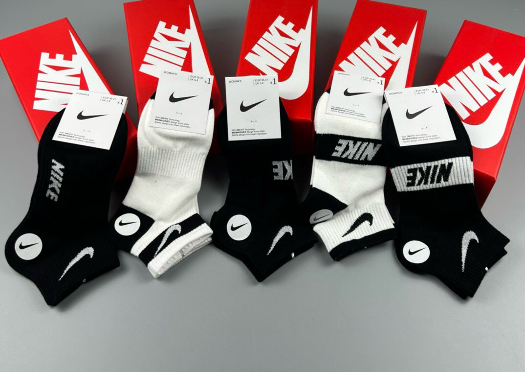  🆕Nike · 耐克❗️永远的经典永远的☑️❗️精梳棉材质，透气吸汗柔软舒适，上脚非常nice❗️商务