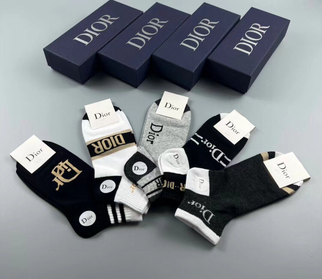  🆕Dior · 迪奥❗️D家新品男款袜子❗️【一盒五双】提花品牌logo，简单大气，实物超漂亮，经超火