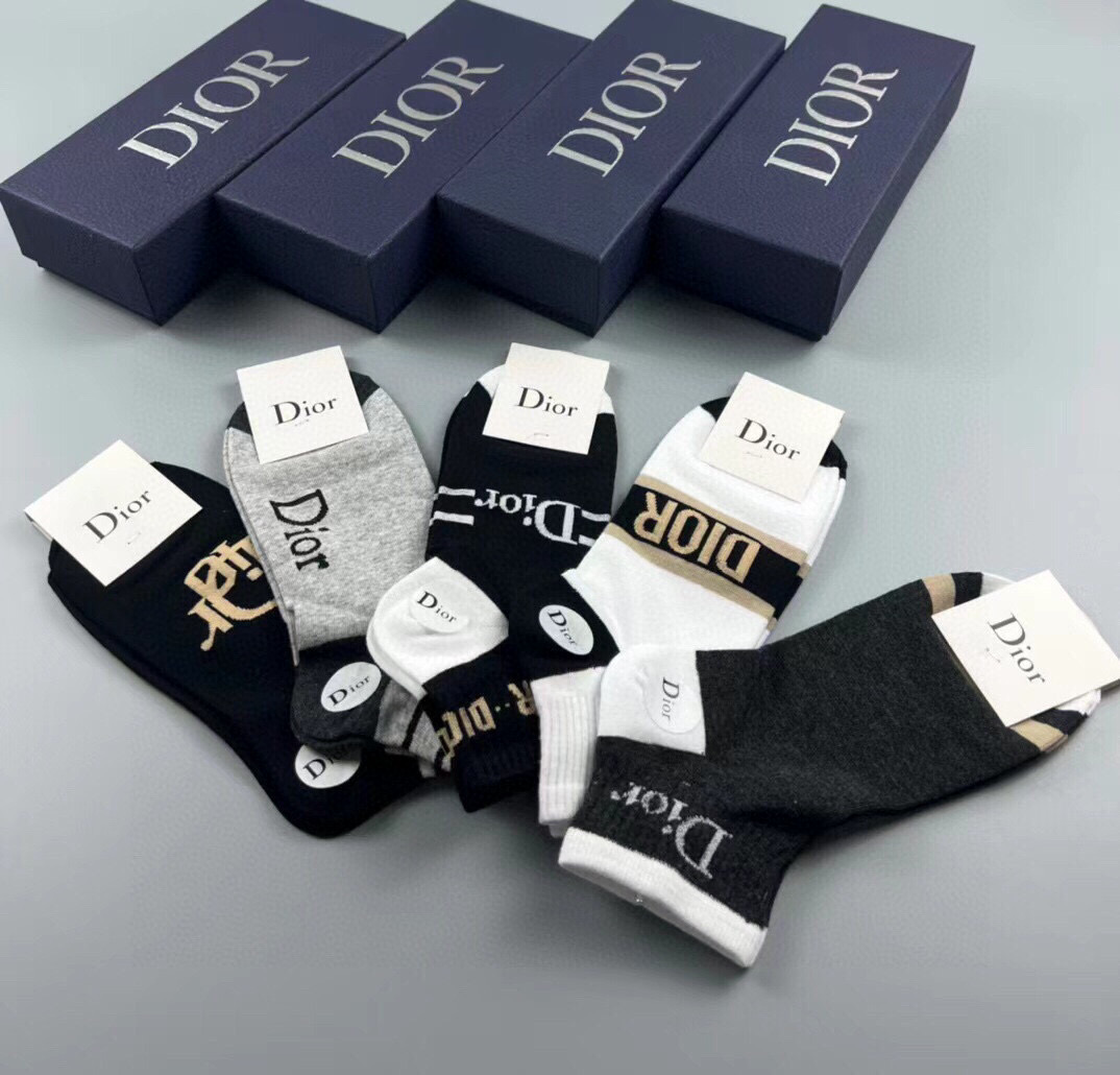  🆕Dior · 迪奥❗️D家新品男款袜子❗️【一盒五双】提花品牌logo，简单大气，实物超漂亮，经超火