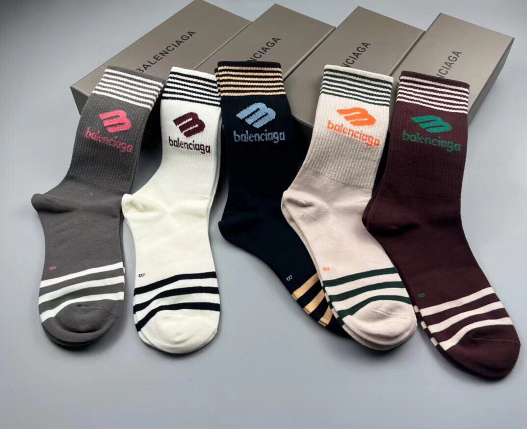 🆕BALENCIAGA · 巴黎世家❗️大巴黎新品女款长筒袜子❗️【一盒五双】纯棉材质织造，上脚柔软舒