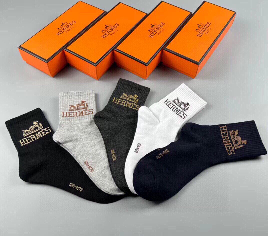  🆕Hermes · 爱马仕❗️大H新品男款春夏款袜子❗️【一盒五双】提花经典马车标志，纯棉材质制造，透
