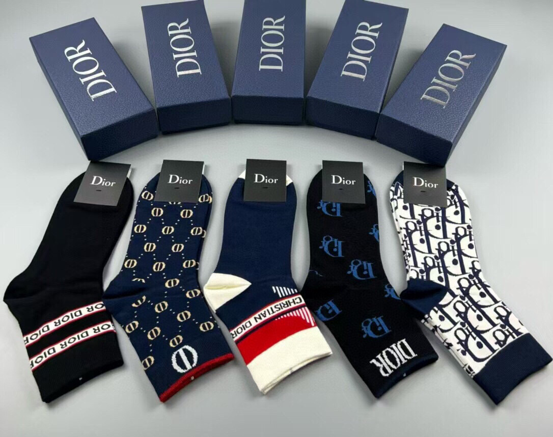  🆕Dior · 迪奥❗️D家新品男款袜子❗️【一盒五双】提花品牌logo，简单大气，实物超漂亮，经超火